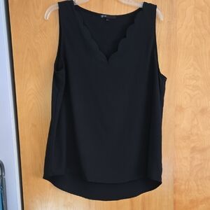 Gibson Black Scallop-Trim Sleeveless Blouse